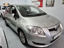 Gris / plata Usado 2008 Toyota Auris Sol Berlina | 5450 € (Precio justo)