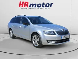 Blanco Usado 2017 Skoda Octavia Ambition Familiar | 11.060 € (Precio justo)