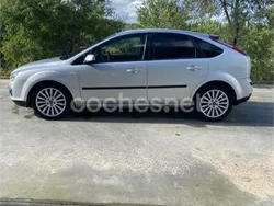 Gris / plata Usado 2007 Ford Focus Trend Berlina | 2900 € (Precio justo)