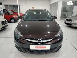 Marrón Usado 2015 Opel Astra Selective Familiar | 10.500 € (Caro)