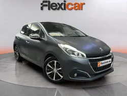 Gris Usado 2017 Peugeot 208 Allure Utilitario | 7090 € (Precio justo)