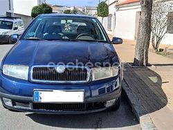 Azul Usado 2001 Skoda Fabia Comfort Utilitario | 2500 € (Precio justo)