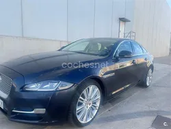 Azul Usado 2016 Jaguar XJ Premium Luxury Berlina | 31.900 €
