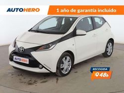Blanco Usado 2017 Toyota Aygo X-play Utilitario | 11.199 €