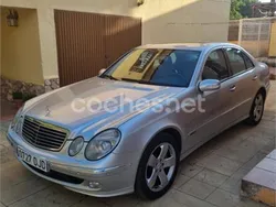 Gris / plata Usado 2003 Mercedes E400 Avantgarde Berlina | 7200 €
