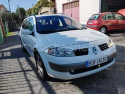Blanco Usado 2004 Renault Mégane GrandTour Authentique Familiar | 2000 €
