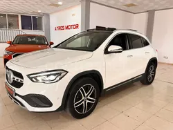 Blanco Usado 2021 Mercedes GLA180 SUV | 31.990 € (Un poco caro)