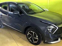 Gris Usado 2024 Kia Sportage SUV | 27.900 € (Precio justo)