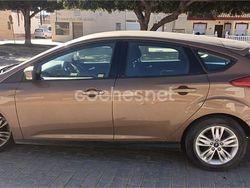 Marrón Usado 2013 Ford Focus Trend Berlina | 5200 € (Buen precio)