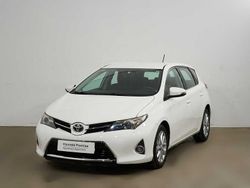 Blanco Usado 2015 Toyota Auris Business Edition Berlina | 10.490 € (Precio justo)