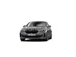 Gris / plata Usado 2023 BMW 118 Shadowline Utilitario | 27.990 € (Un poco caro)