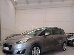 Gris / plata Usado 2015 Peugeot 5008 Style Monovolumen | 9000 € (Precio justo)