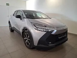 Gris / plata Usado 2024 Toyota C-HR Advance SUV | 29.900 € (Precio justo)