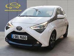 Gris / plata Usado 2021 Toyota Aygo X-play Utilitario | 10.900 € (Precio justo)
