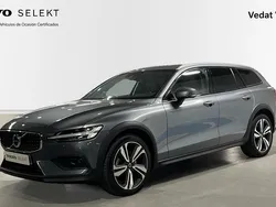 Gris Usado 2021 Volvo V60 CC Pro Familiar | 29.900 € (Super precio)