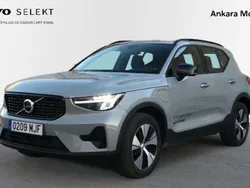 Gris Usado 2023 Volvo XC40 Plus SUV | 35.900 € (Precio justo)