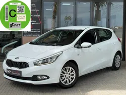 Blanco Usado 2014 Kia Ceed Berlina | 9990 € (Precio justo)