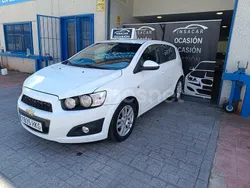 Blanco Usado 2012 Chevrolet Aveo LS Berlina | 5750 € (Un poco caro)