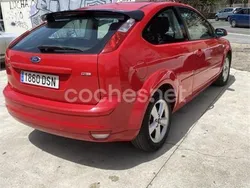 Rojo Usado 2005 Ford Focus Sport Berlina | 3400 € (Precio justo)