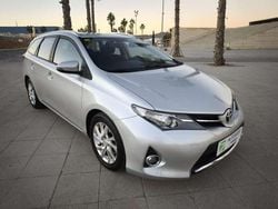 Gris Usado 2013 Toyota Auris Touring Sports Live Familiar | 9500 €