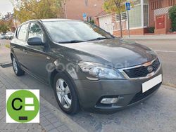 Gris / plata Usado 2010 Kia Ceed Active Berlina | 6990 € (Buen precio)