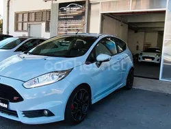 Gris / plata Usado 2016 Ford Fiesta ST Utilitario | 17.990 €