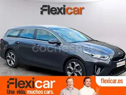 Gris / plata Usado 2021 Kia Ceed Familiar | 15.490 € (Buen precio)