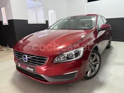 Granate Usado 2014 Volvo S60 Momentum Berlina | 16.500 €