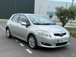 Gris / plata Usado 2008 Toyota Auris Luna Berlina | 4200 € (Buen precio)