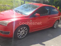 Rojo Usado 2006 Ford Focus Sport Berlina | 2499 € (Precio justo)