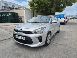 Gris / plata Usado 2018 Kia Rio Berlina | 9490 € (Precio justo)
