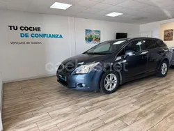 Gris / plata Usado 2009 Toyota Avensis Executive Familiar | 8499 € (Precio justo)