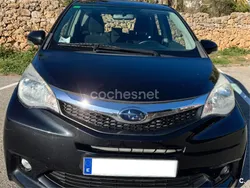 Negro Usado 2011 Subaru Trezia Berlina | 8200 €