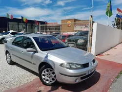 Plateado Usado 2005 Renault Laguna II Authentique Berlina | 3499 € (Precio justo)