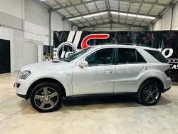 Gris / plata Usado 2008 Mercedes ML320 Edition 1 SUV | 13.990 € (Precio justo)