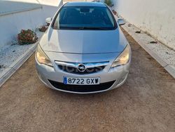 Gris / plata Usado 2010 Opel Astra Cosmo Berlina | 4400 € (Precio justo)