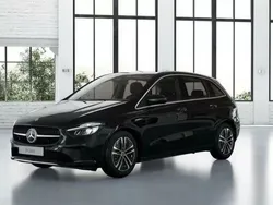 Negro Nuevo 2025 Mercedes B200 Monovolumen | 42.100 € (Precio justo)