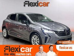 Gris / plata Usado 2025 Renault Clio V Evolution Berlina | 19.490 € (Un poco caro)