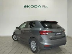 Gris plata Usado 2024 Skoda Fabia Selection | 16.990 € (Buen precio)
