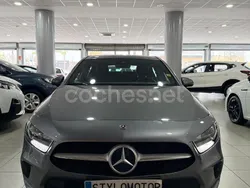 Gris / plata Usado 2019 Mercedes A180 Berlina | 20.999 € (Precio justo)