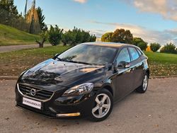 Negro Usado 2016 Volvo V40 Inscription Berlina | 12.999 € (Precio justo)