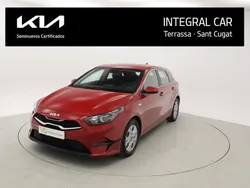 Rojo Usado 2024 Kia Ceed Berlina | 18.300 € (Precio justo)