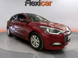Rojo Usado 2016 Hyundai i20 Berlina | 8890 € (Precio justo)