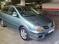 Gris / plata Usado 2002 Nissan Almera Tino Tekna Monovolumen | 1999 €