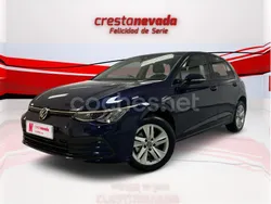 Azul Usado 2020 VW Golf VIII Life Berlina | 19.400 € (Un poco caro)