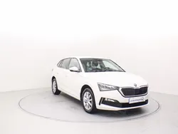 Blanco Usado 2023 Skoda Scala Essence Utilitario | 15.690 € (Precio justo)