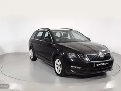 Negro Usado 2020 Skoda Octavia Ambition Familiar | 20.400 € (Precio justo)