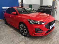 Rojo Usado 2024 Ford Focus ST-Line X Berlina | 20.995 € (Buen precio)