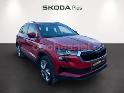 Rojo Usado 2024 Skoda Karoq SUV | 32.855 € (Caro)