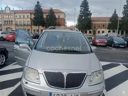 Gris / plata Usado 2005 Lancia Phedra Monovolumen | 2800 €